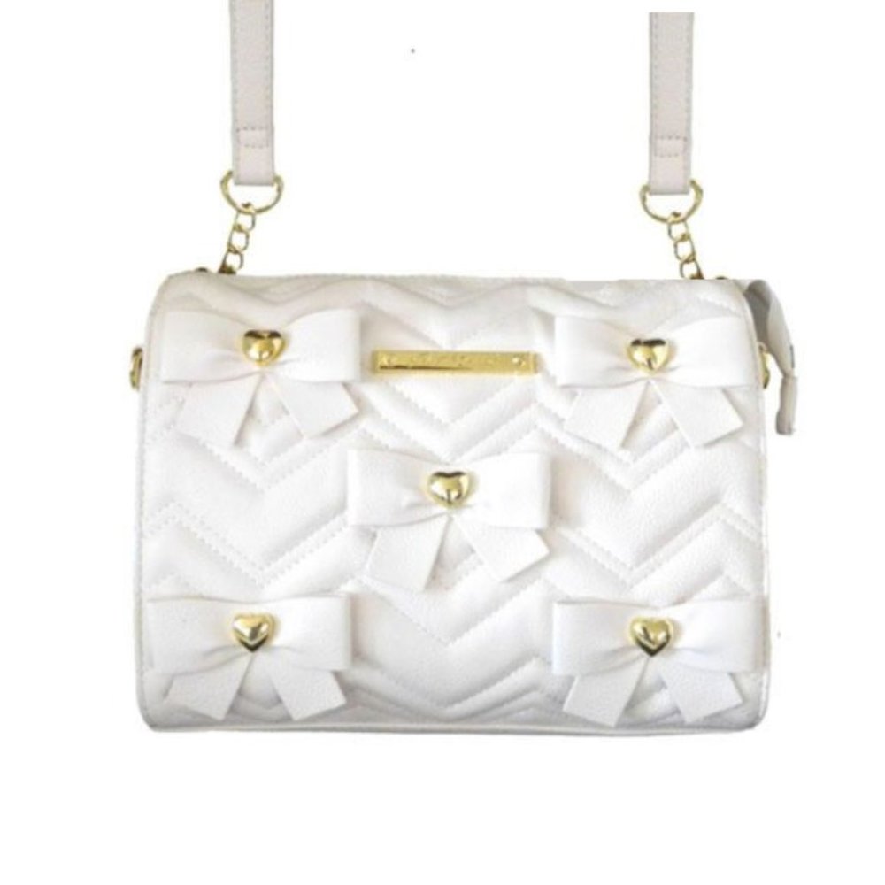 BETSEY JOHNSON WHITE QUILETED BOW CROSSBODY